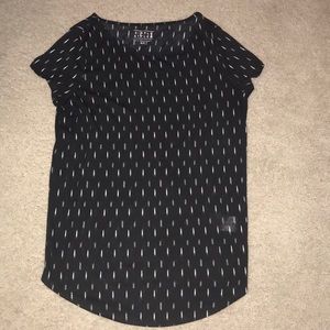 black with white detail short sleeve shirt